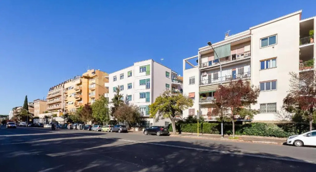 Апартаменты BMGA l Incredible 3Bdr With Balcony in City Center