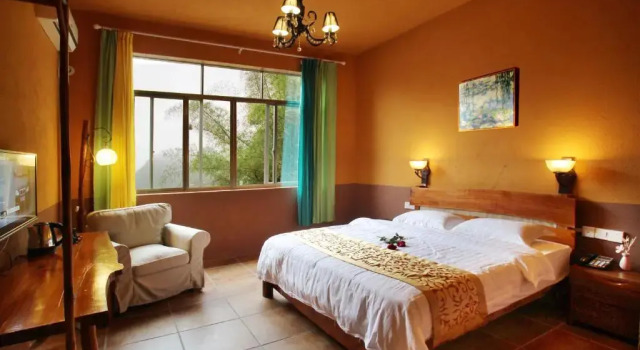 Двухместный номер Standard Yangshuo Edens Social Guesthouse - cozy garden courtyard & fresh craft coffee & night beers & outdoor activities