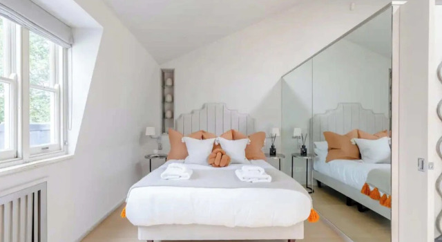 Stylish 1BD Flat 5 Mins to Harrods- Knightsbridge, Забронировать Отель Лондон Большой Лондон, рядом с Здание «Мишлен Хауз»