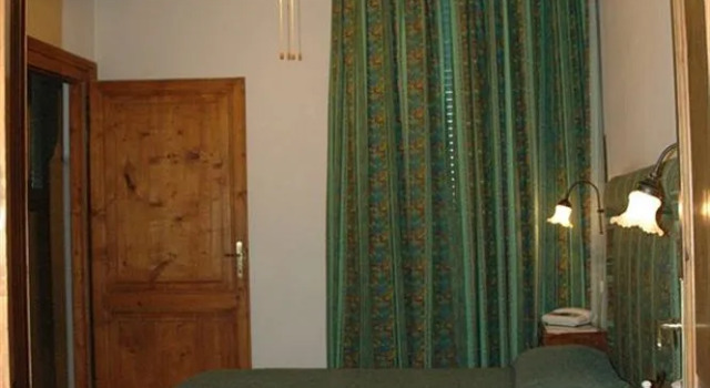 Lady D Bed&Breakfast, Забронировать Отель Отели Рима с парковкой, рядом с Собор Святого Петра, Парковка