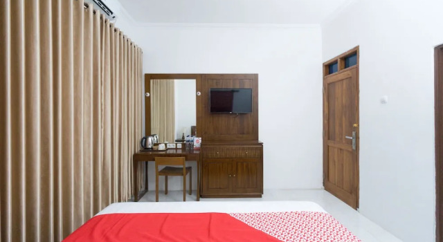 Oyo 1591 Ndalem Sidoarum Syariah, Book Hostel Hostels in Yogyakarta Province, Hostel