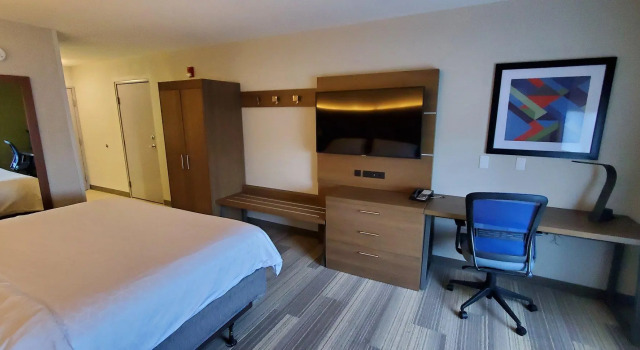Номер Standard Holiday Inn Express Hotel & Suites Kinston by IHG