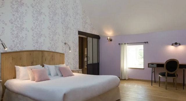 Семейный люкс Logis Hôtel Restaurant Aux Maisons