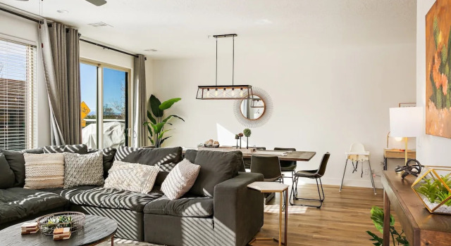 Coral Cactus Retreat by RedAwning, Varaa Lomakoti Harrisburg Junction 
