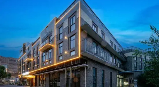 Elong Hotel(Wuhan Yellow Crane Tower and Yangtze River Bridge Branch), Prenota Hotel Wuhan Hubei, vicino a Wuhan Yangtze River Bridge