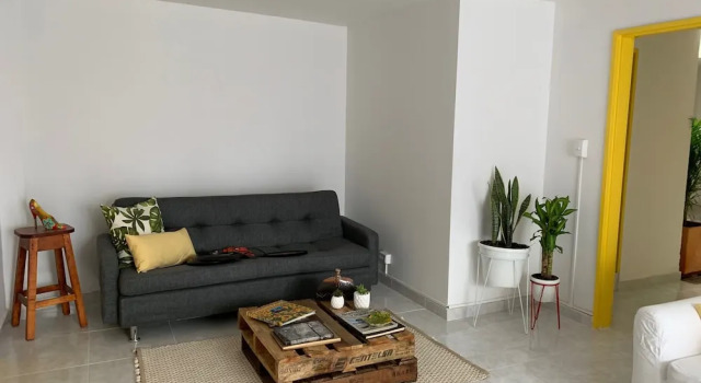 Апартаменты с 2 комнатами с балконом и с видом на внутренний двор Apartamento con todo nuevo Home Aris