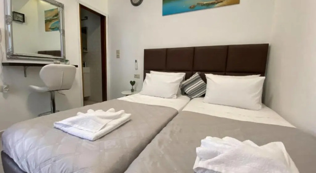 Апартаменты Stam's Studio Apartment with yard