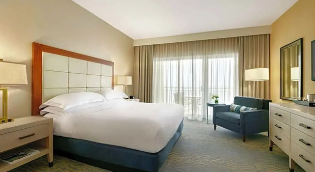 Двухместный люкс c 1 комнатой с видом на бассейн Hilton Suites Ocean City Oceanfront