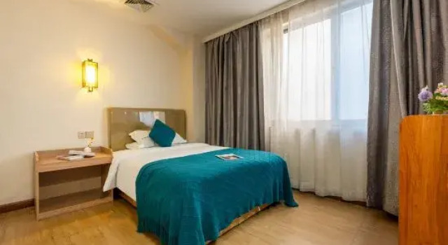 Трёхместный люкс Deluxe Jingyue Hotel