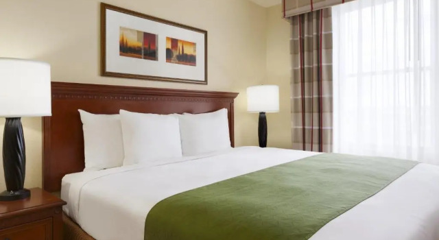 Номер Standard Garner Hotel Gillette South by IHG
