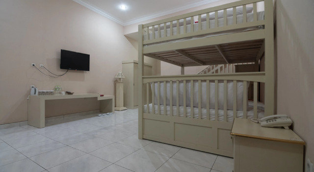 Standard room RedDoorz Premium @ Kahai Beach Lampung