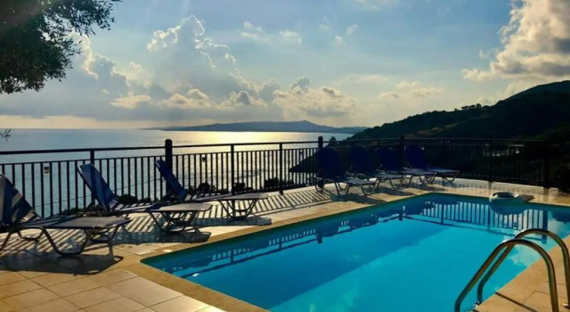 Вилла "villa Laurian Overlooking the Ionian Sea With Private Pool and Magnificent Views"