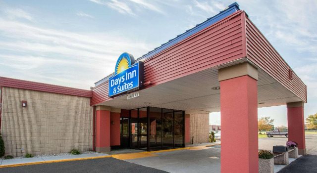 Номер Standard Days Inn & Suites by Wyndham Mt Pleasant