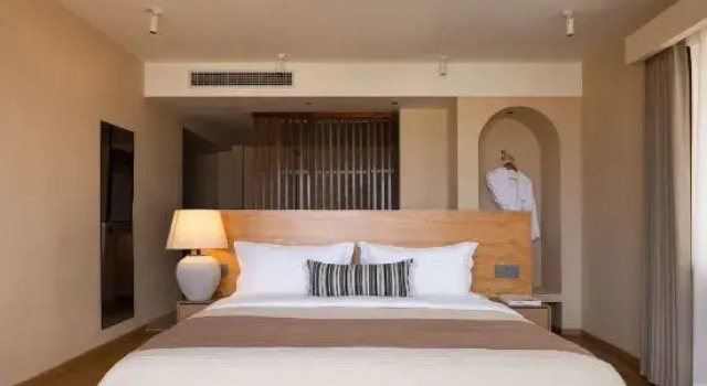 Двухместный люкс с видом на озеро Lugu Lake Shanyu Lake View Resort Hotel (Daluoshui Branch)