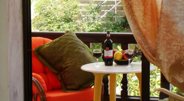Hotel Petunia, Book Hotel Neos Marmaras 