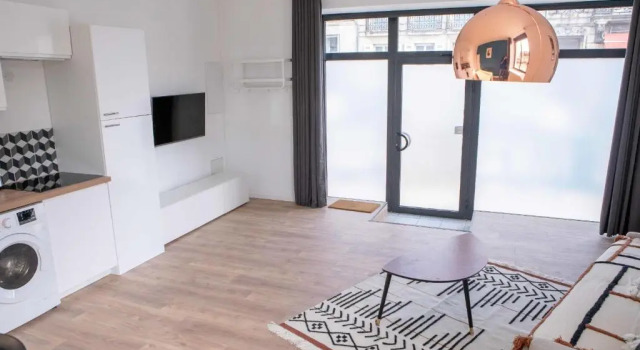 Апартаменты Modern Air Conditioned Apartment
