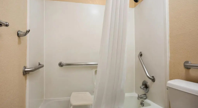 Номер Standard Days Inn by Wyndham Dallas Irving
