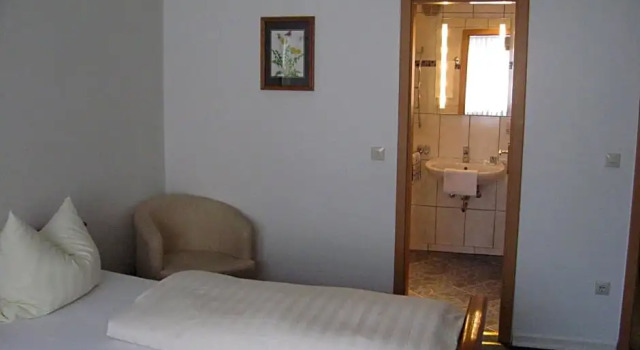 Hotel-Restaurant "Zum Alten Fritz", Забронировать Отель Отели Майен с парковкой, Парковка