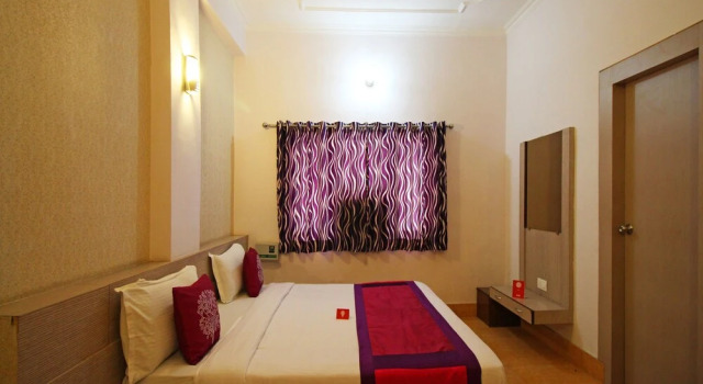 OYO 4398 Hotel Rajat Grand