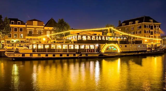 Kapitein Anna, Rezervovat Hotel Amsterdam-Noord 