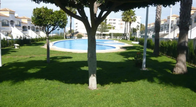 Апартаменты Alhambra Apartments