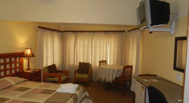 Merwehuis Bed and Breakfast, Забронировать Отель Отели Йоханнесбург 3 звезды, рядом с University of Johannesburg, 3*
