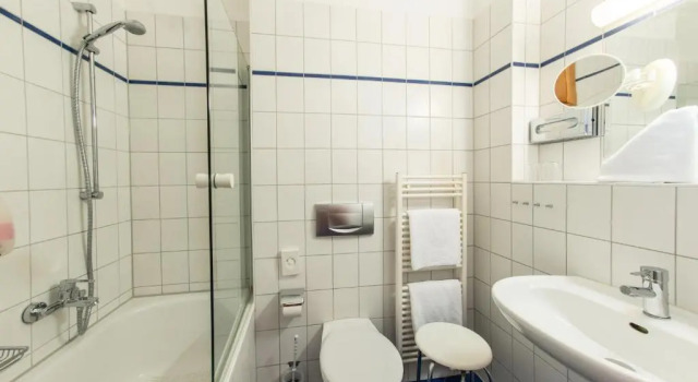 Standard Single room with courtyard view Glockenhof