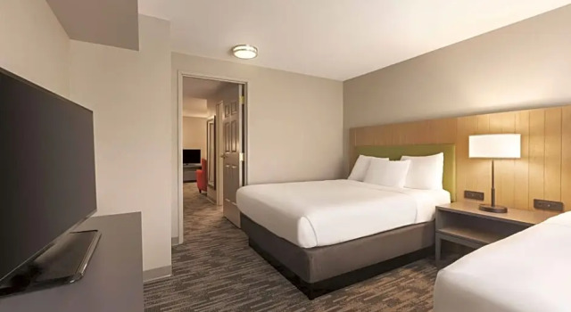 Люкс Country Inn & Suites by Radisson, Green Bay North