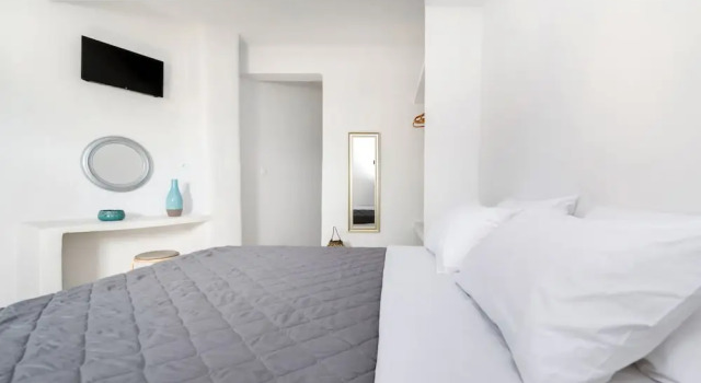 Anthelea Santorini Hotel