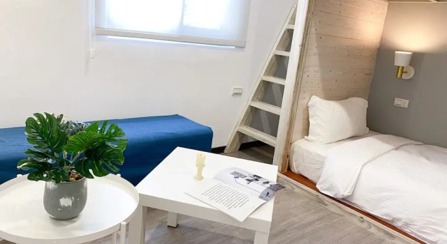 Двухместный номер Standard с балконом Kenting Sunhow Inn