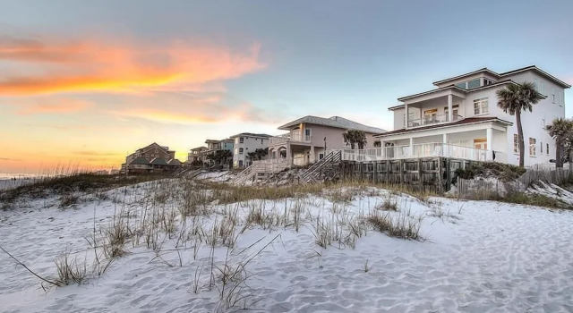 Коттедж Redefining Beach Time 7 Bedroom Holiday Home by Five Star Properties