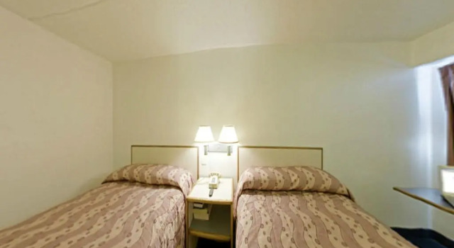 Четырёхместный номер Standard Days Inn by Wyndham Charlotte University