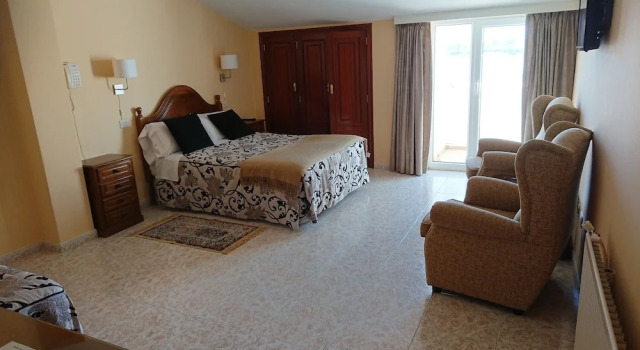 Одноместный семейный номер Standard с видом на море Hotel Avenida Baiona