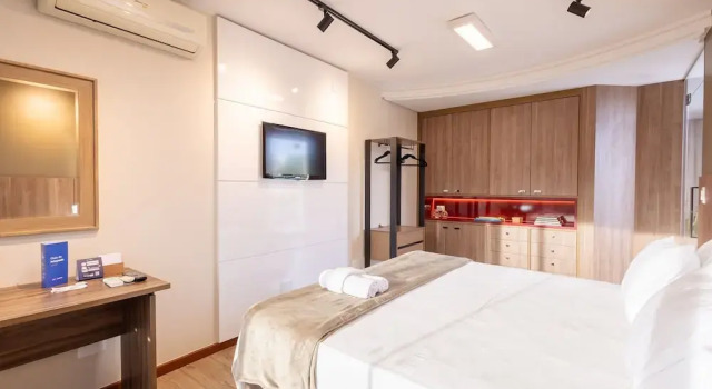 Modern apt in Sudoeste w/ A/C & Wi-fi Cls0101, Забронировать Отель Бразилиа Федеральный округ, рядом с Городской парк имени Сары Кубичек