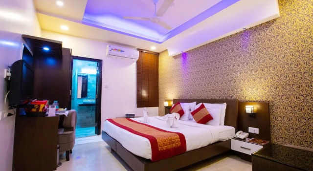 Номер Deluxe HOTEL SURYA INTERNATIONAL