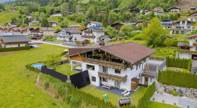 Апартаменты Chalet in Neukirchen With Mountain Views