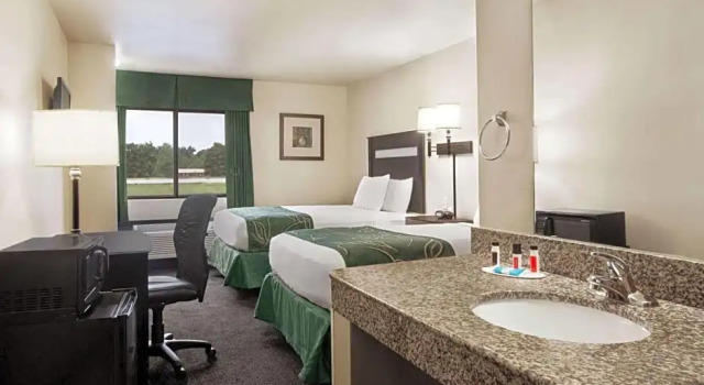 Номер Deluxe Travelodge by Wyndham Livonia
