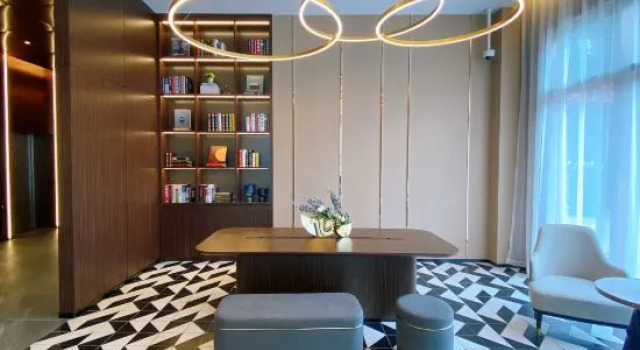 HomeinnsPlus Hotel（Shanghai Pudong International Airport East Station Branch), Varaa Hotelli Pudong Shanghai