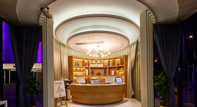 Han Yi City Hotel, Rezerwuj Hotel Hotele w Shenzhen z parkingiem, Parking