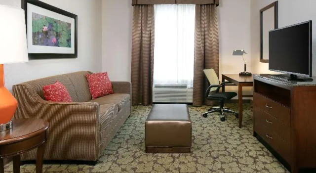 Двухместный номер Standard с видом на канал Hilton Garden Inn Bettendorf/ Quad Cities
