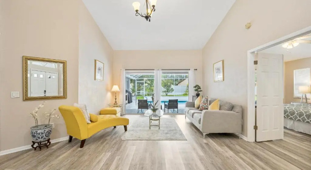 Palm Villa, 4 Bedroom, Private Pool, Screened Lanai, Washer Dryer, Sleeps 7, Rezerwuj Hotel Hotele w Palm Coast z parkingiem, Parking