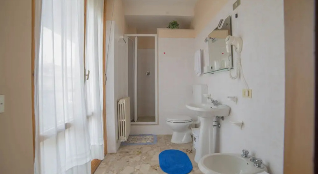 Четырёхместный номер Standard с балконом Hotel Santa Maria