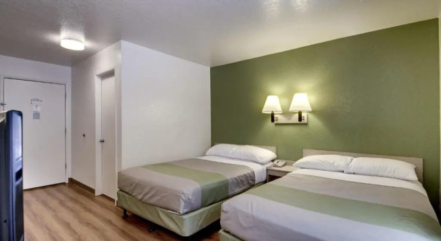 Четырёхместный номер Standard Motel 6 Ogden, UT- Downtown