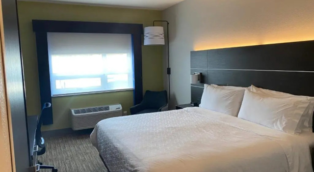 Двухместный номер Standard Holiday Inn Express & Suites