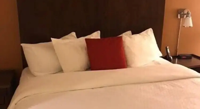 Номер Executive The Crossroads Hotel - Newburgh
