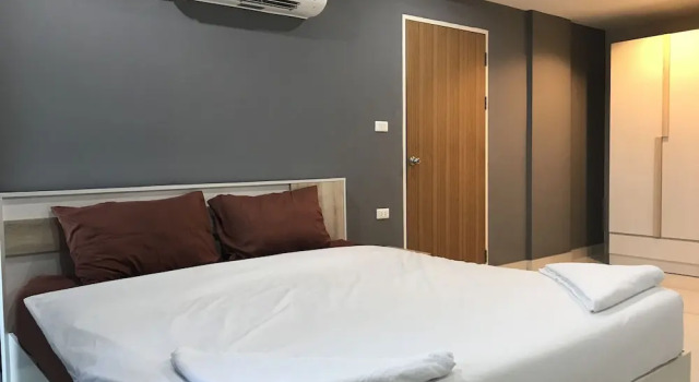 Люкс с балконом Ploen Ploen Residence