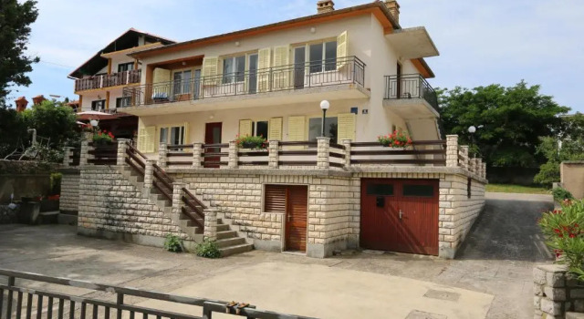 Apartment Slavica, Prenota Appartamento Hotel a Isole Quarnerine con parcheggio, Parcheggio
