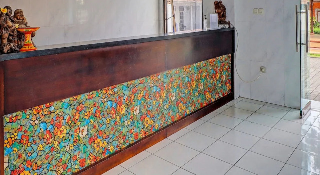 RedDoorz at Hotel Nuansa Indah Denpasar, Забронировать Отель Отели Denpasar Municipality с завтраком, Завтраки