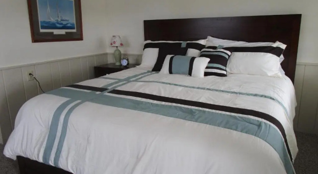 Двухместный номер Standard Shea's Riverside Inn & Motel