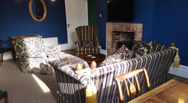 Апартаменты 2 Bedroom Apartment at Kent Escapes Short Lets & Serviced Accommodation Kent, Bouverie Escape Folkestone with Wifi